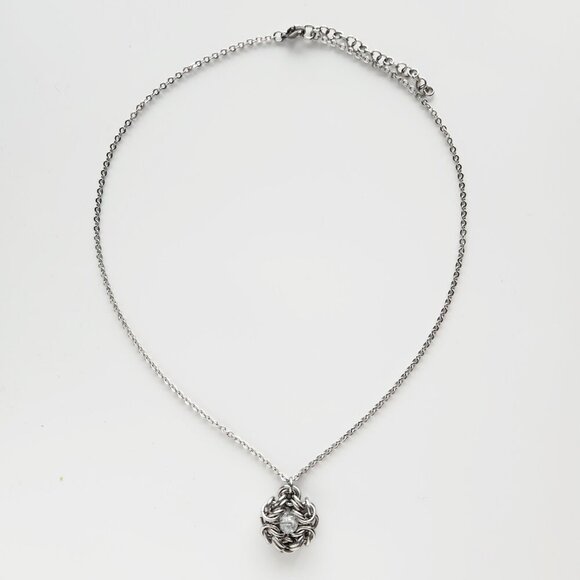 Gothic crystal chainmaille necklace with a small silver chain - Picture 6 of 7